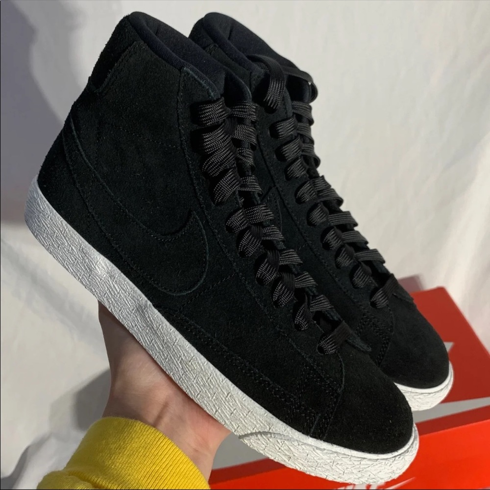 Nike Blazer 77’ Mid Top Shoes White Black Suede Womans New With Box - Picture 3 of 6